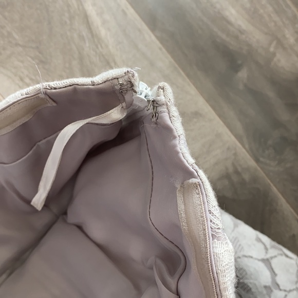 Women’s H&M white lace dress with black bow - Picture 8 of 8